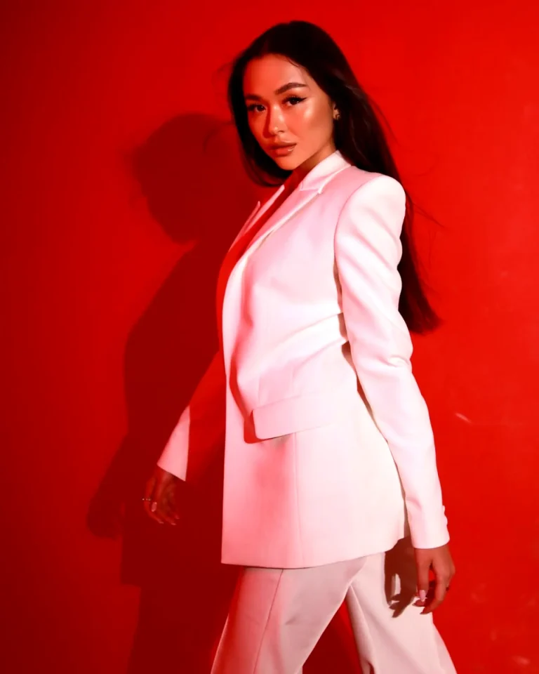 Эскортница Салтанат - грудь 1, рост 169 см, вес 54 кг, цвет волос Брюнетки, национальность Казашки