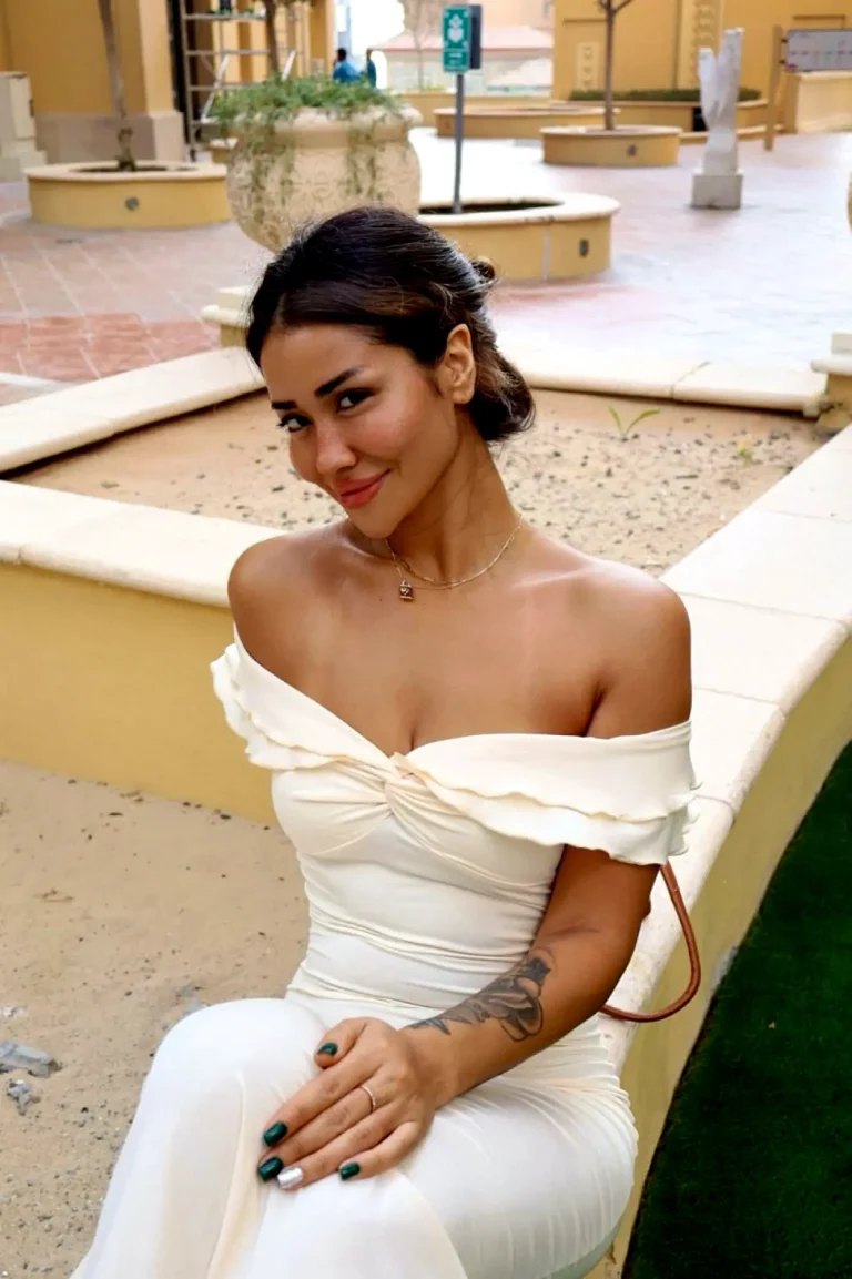 Эскортница Кунсая  - грудь 1.5, рост 167 см, вес 55 кг, цвет волос Брюнетки, национальность Казашки