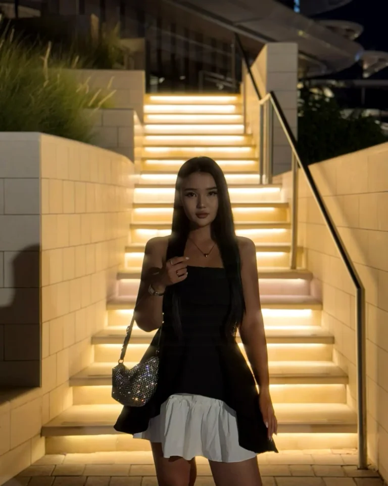 Эскортница Самал - грудь 2, рост 162 см, вес 49 кг, цвет волос Брюнетки, национальность Казашки