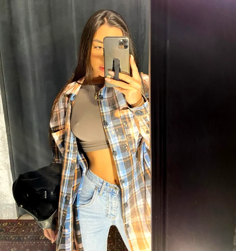 Эскортница Аружан - грудь 3, рост 178 см, вес 59 кг, цвет волос Брюнетки, национальность Казашки