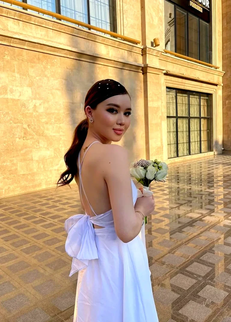 Эскортница Жансезим - грудь 2, рост 166 см, вес 57 кг, цвет волос Брюнетки, национальность Азиатки, Казашки