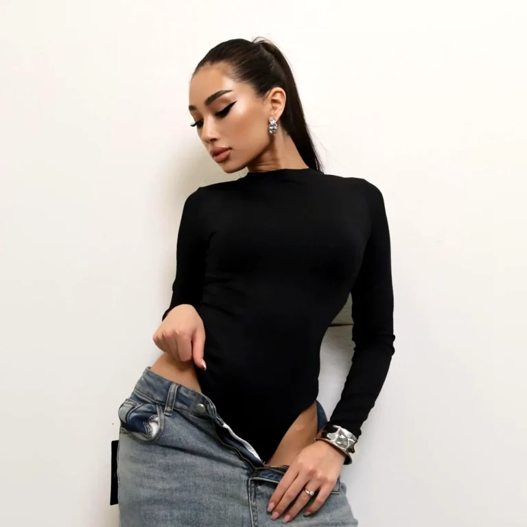 Эскортница Зере - грудь 2, рост 174 см, вес 58 кг, цвет волос Брюнетки, национальность Казашки