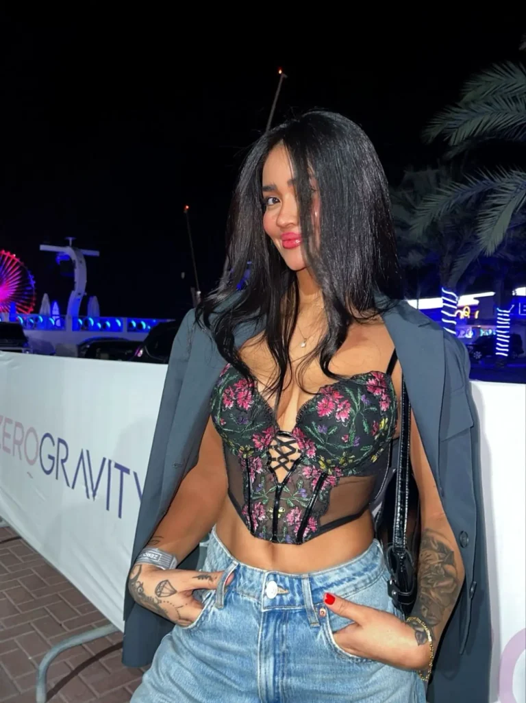 Эскортница Кунсая  - грудь 1.5, рост 167 см, вес 55 кг, цвет волос Брюнетки, национальность Казашки