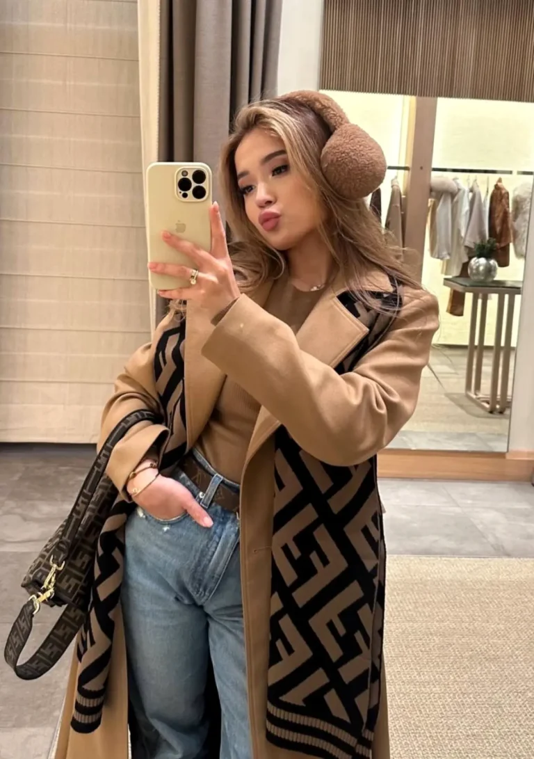 Эскортница Каракат - грудь 2, рост 168 см, вес 56 кг, цвет волос Блондинки, национальность Казашки