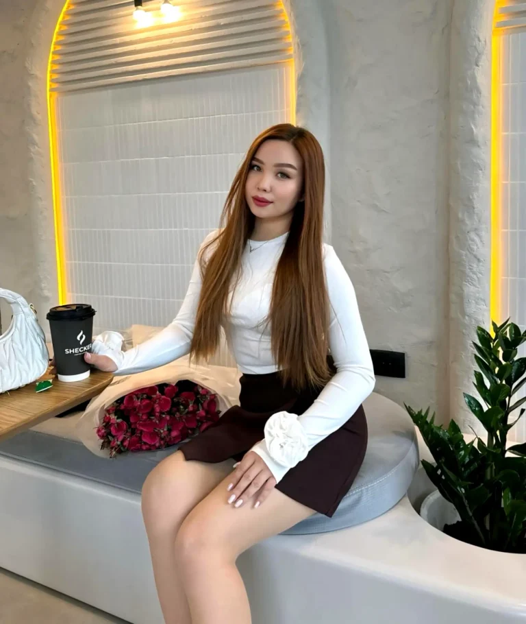 Эскортница Жулдызай  - грудь 2, рост 177 см, вес 60 кг, цвет волос Брюнетки, национальность Казашки