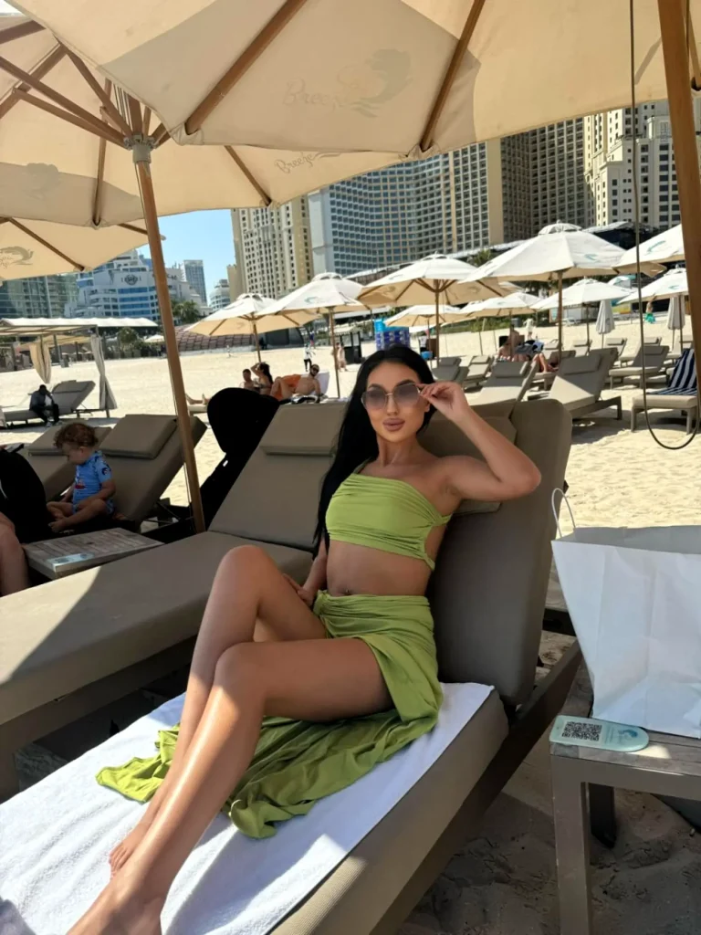 Эскортница Шолпан - грудь 3, рост 175 см, вес 64 кг, цвет волос Брюнетки, национальность Казашки