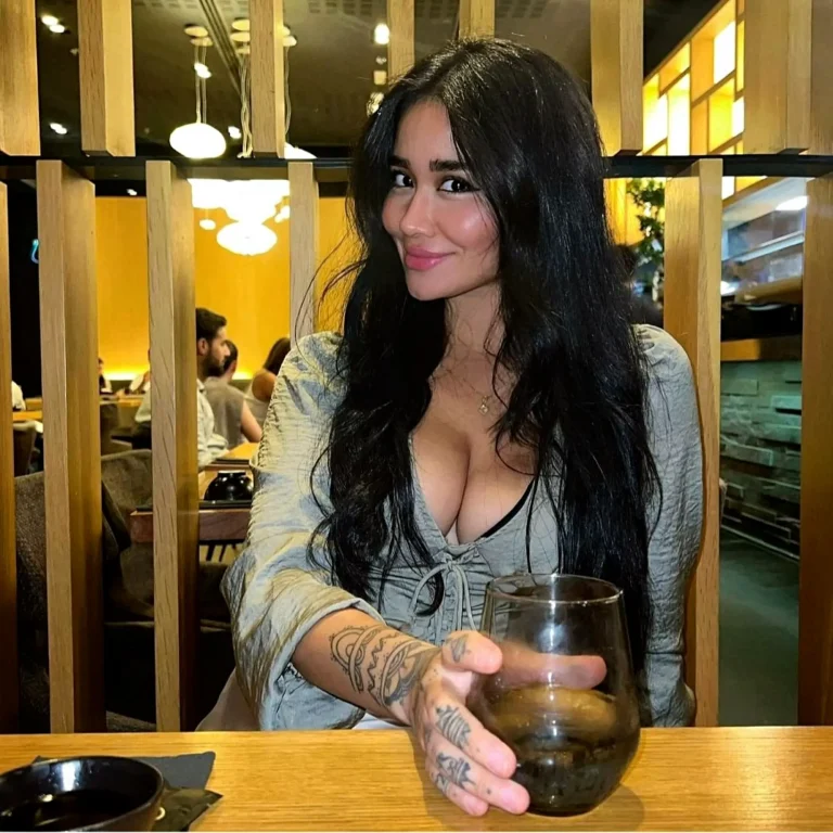 Эскортница Кунсая  - грудь 1.5, рост 167 см, вес 55 кг, цвет волос Брюнетки, национальность Казашки