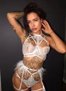 проститутка Ника — возраст 26, рост 176, вес 67, размер груди 3