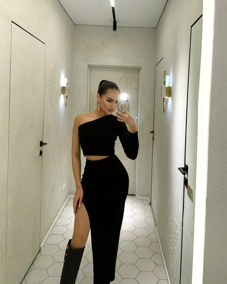 Эскортница Зере - грудь 2, рост 174 см, вес 58 кг, цвет волос Брюнетки, национальность Казашки