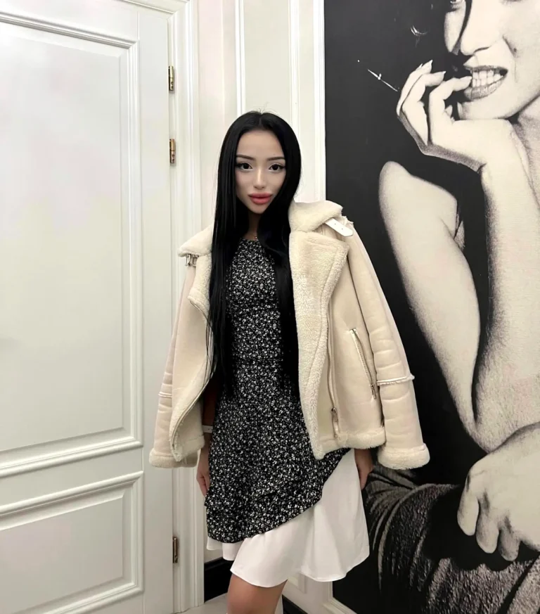 Эскортница Самал - грудь 2, рост 162 см, вес 49 кг, цвет волос Брюнетки, национальность Казашки