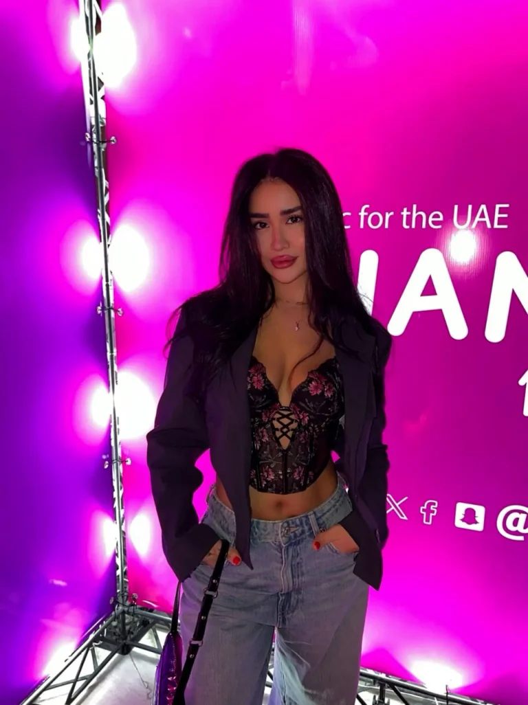 Эскортница Кунсая  - грудь 1.5, рост 167 см, вес 55 кг, цвет волос Брюнетки, национальность Казашки