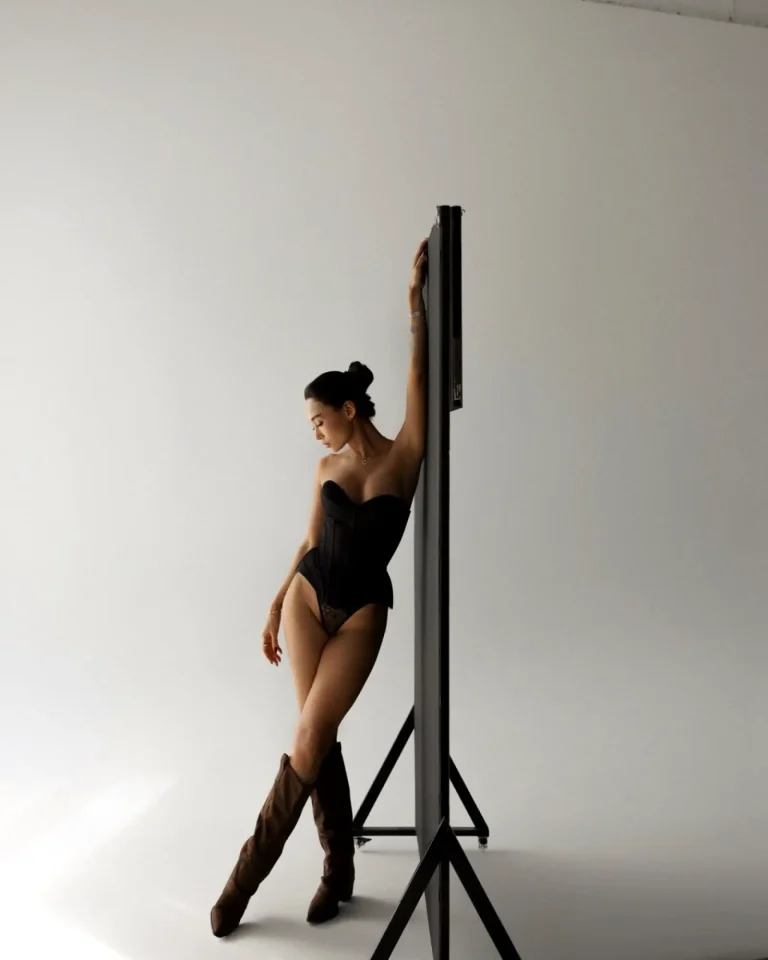 Эскортница Айкерим - грудь 2, рост 179 см, вес 56 кг, цвет волос Брюнетки, национальность Казашки