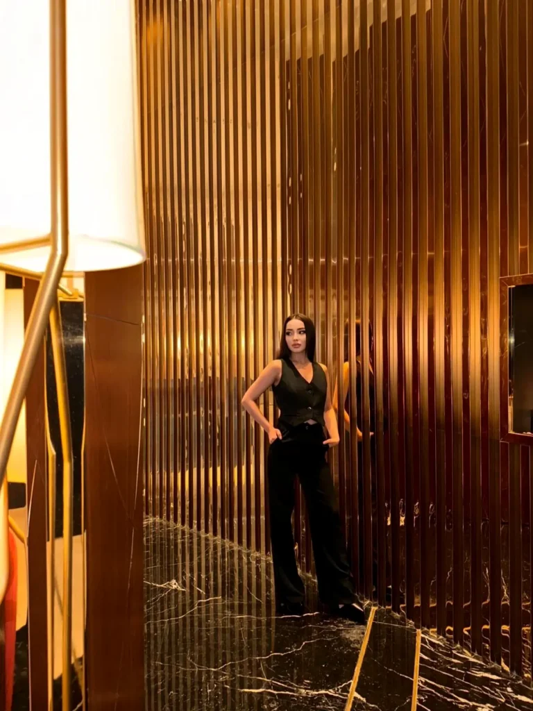 Эскортница Айгерим - грудь 1, рост 158 см, вес 49 кг, цвет волос Брюнетки, национальность Азиатки, Казашки